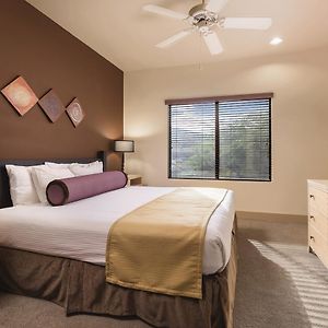 Standard Queen Suite